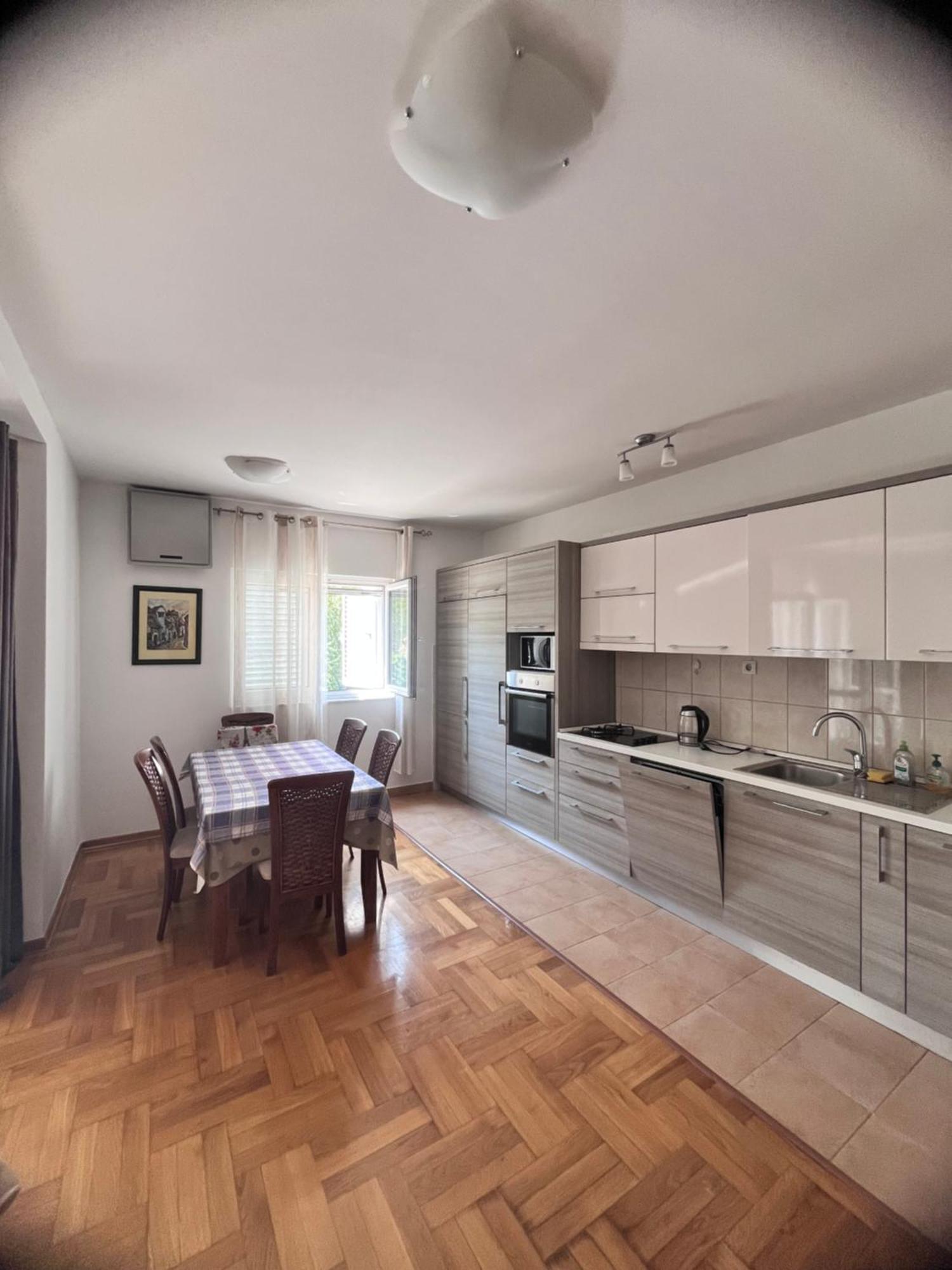 Apartment Belani, Own Parking Tivat Exteriér fotografie